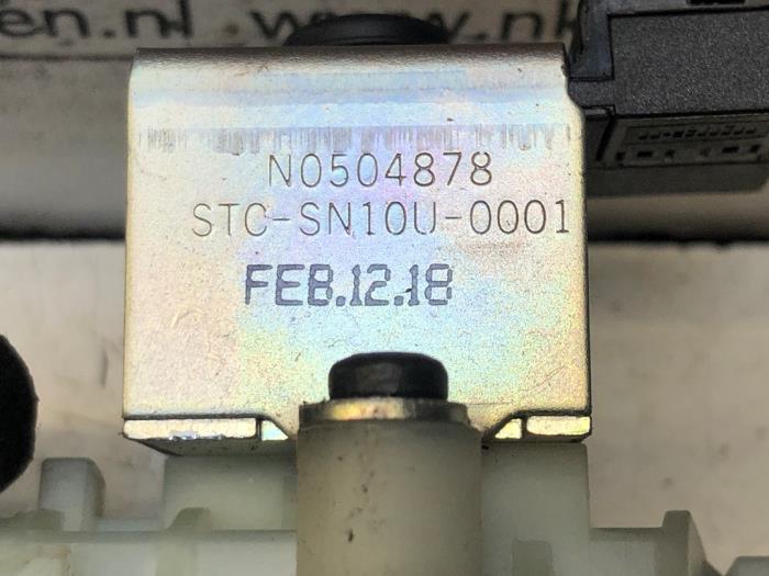 Kontaktslot+Sleutel van een Smart Fortwo Coupé (453.3) Electric Drive 2019