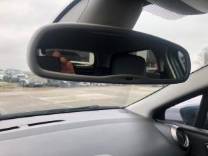 Gebruikte Spiegel binnen Renault Clio IV Estate/Grandtour (7R) 0.9 Energy TCE 90 12V Prijs op aanvraag aangeboden door N Kossen Autorecycling BV