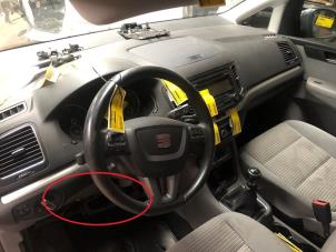 Gebruikte Airbag Knie Seat Alhambra (7N) 2.0 TDI 16V Prijs op aanvraag aangeboden door N Kossen Autorecycling BV