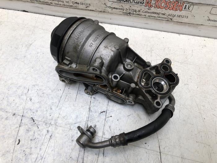 Gebruikte Oliefilterhuis Landrover Freelander II 3.2 l6 24V Prijs op aanvraag aangeboden door N Kossen Autorecycling BV