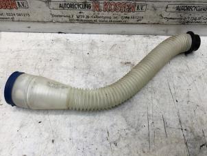 Gebruikte Ruitensproeiertank voor Peugeot 308 (4A/C) 1.6 VTI 16V Prijs op aanvraag aangeboden door N Kossen Autorecycling BV