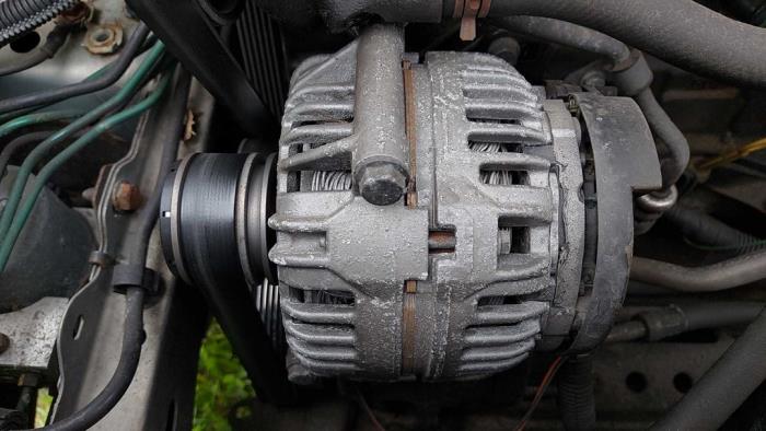 Gebruikte Dynamo Renault Megane (EA) 1.6 16V Sport Prijs op aanvraag aangeboden door N Kossen Autorecycling BV