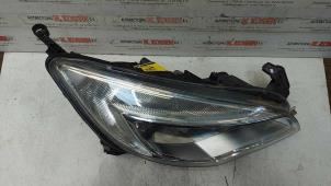 Gebruikte Rechter Koplamp Opel Astra J Sports Tourer (PD8/PE8/PF8) 1.4 Turbo 16V Prijs op aanvraag aangeboden door N Kossen Autorecycling BV