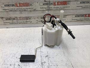 Gebruikte Benzinepomp Mercedes E-Klasse Prijs op aanvraag aangeboden door N Kossen Autorecycling BV