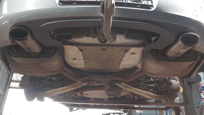 Gebruikte Uitlaat Einddemper Opel Insignia 1.6 Turbo 16V Ecotec Prijs op aanvraag aangeboden door N Kossen Autorecycling BV