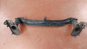 Gebruikte Bumperbalk voor Volkswagen Touareg Prijs op aanvraag aangeboden door N Kossen Autorecycling BV