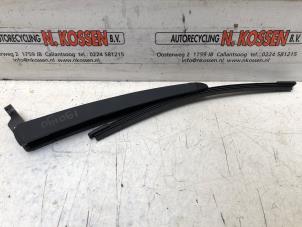 Gebruikte Ruitenwisserarm achter Volkswagen Polo Prijs op aanvraag aangeboden door N Kossen Autorecycling BV