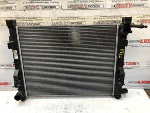 Gebruikte Radiateur Renault Clio IV Estate/Grandtour (7R) 0.9 Energy TCE 12V Prijs op aanvraag aangeboden door N Kossen Autorecycling BV
