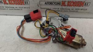 Gebruikte Schuifdak Motor Renault Scénic I (JA) 2.0 16V IDE Prijs op aanvraag aangeboden door N Kossen Autorecycling BV