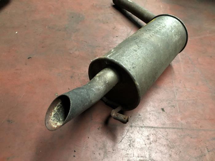 Uitlaat Middendemper van een Ford Sierra 1989