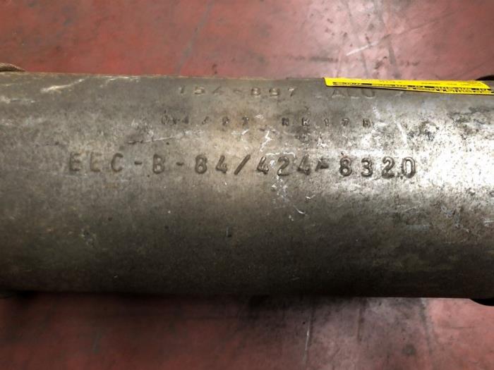 Uitlaat Middendemper van een Ford Sierra 1989