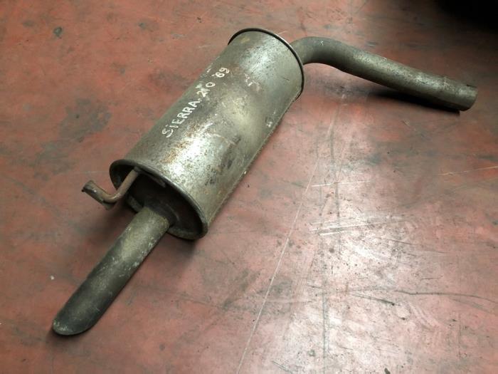 Uitlaat Middendemper van een Ford Sierra 1989