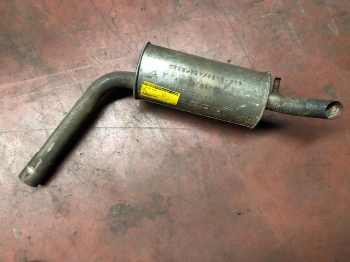 Uitlaat Middendemper van een Ford Sierra 1989