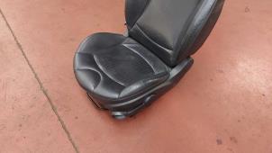 Gebruikte Stoel links Mini Mini (R56) 1.6 16V Cooper S Prijs op aanvraag aangeboden door N Kossen Autorecycling BV