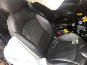 Gebruikte Stoel rechts Mini Mini (R56) 1.6 16V Cooper S Prijs op aanvraag aangeboden door N Kossen Autorecycling BV