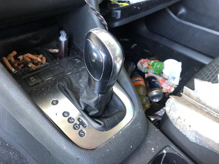 Gebruikte Selectiehendel automaat Volkswagen Golf VI Variant (AJ5/1KA) 1.6 TDI 16V 105 Prijs op aanvraag aangeboden door N Kossen Autorecycling BV