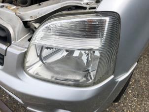 Gebruikte Koplamp links Opel Agila (A) 1.2 16V Twin Port Prijs op aanvraag aangeboden door N Kossen Autorecycling BV