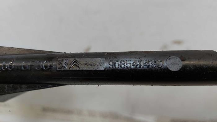 Oliedruk Leiding van een Peugeot Partner (GC/GF/GG/GJ/GK) 1.6 BlueHDI 75 2018