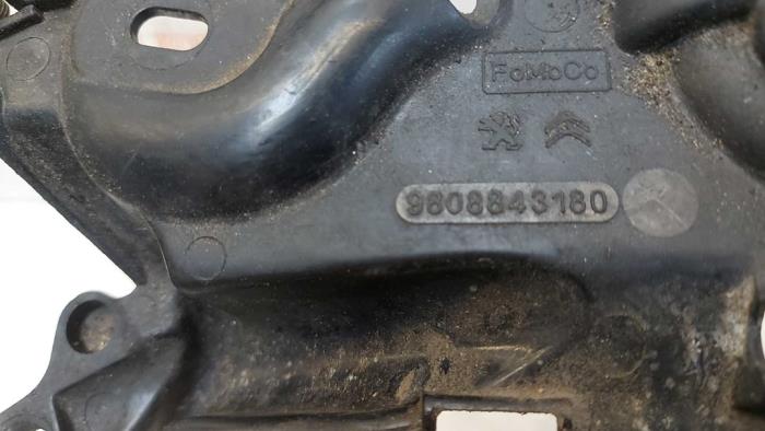 Kleppendeksel van een Peugeot Boxer (U9) 2.2 Blue HDi 140 2020