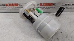 Gebruikte Benzinepomp Renault Clio IV Estate/Grandtour (7R) 0.9 Energy TCE 90 12V Prijs op aanvraag aangeboden door N Kossen Autorecycling BV