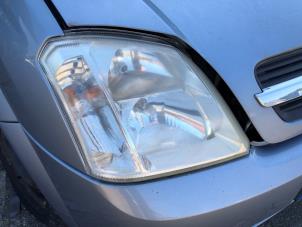 Gebruikte Koplamp rechts Opel Meriva 1.6 16V Prijs op aanvraag aangeboden door N Kossen Autorecycling BV