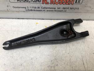 Gebruikte Gaffel Renault Twingo II (CN) 1.2 16V Prijs op aanvraag aangeboden door N Kossen Autorecycling BV