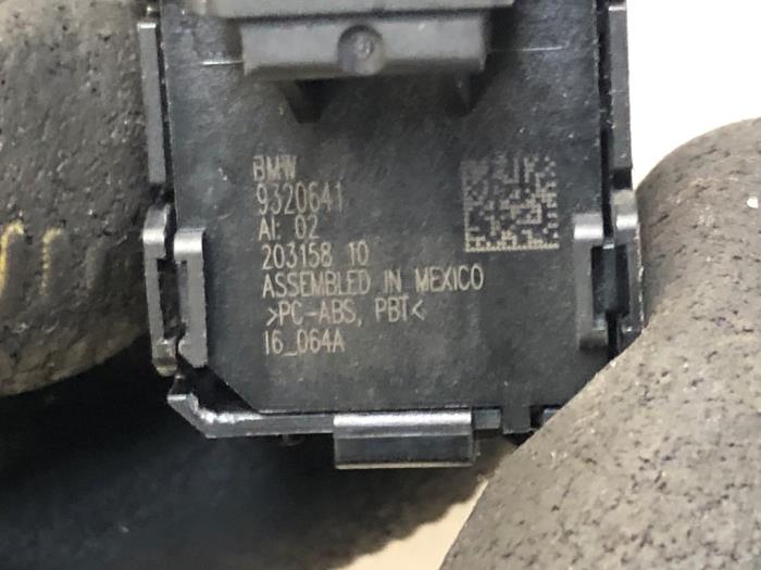 Central electronic module van een BMW X1 (F48) xDrive 28i 2.0 16V Twin Power Turbo 2016