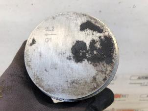 Gebruikte Zuiger Opel Meriva 1.6 16V Prijs op aanvraag aangeboden door N Kossen Autorecycling BV