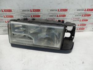 Gebruikte Koplamp links Volvo 940 I Estate 2.3i (LPT) Polar Prijs op aanvraag aangeboden door N Kossen Autorecycling BV