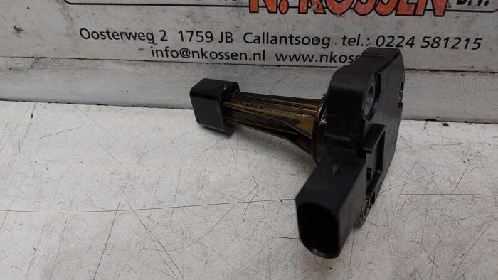 Gebruikte Olie niveau sensor Volvo XC60 I (DZ) 3.2 24V AWD Prijs op aanvraag aangeboden door N Kossen Autorecycling BV