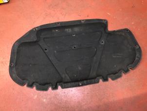Gebruikte Motorkap Isolatie Volkswagen Golf Prijs op aanvraag aangeboden door N Kossen Autorecycling BV