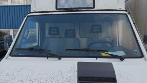 Gebruikte Voorruit Iveco New Daily I/II 49.12 V Prijs op aanvraag aangeboden door N Kossen Autorecycling BV