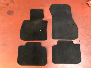 Gebruikte Matten Set BMW X1 (F48) xDrive 28i 2.0 16V Twin Power Turbo Prijs op aanvraag aangeboden door N Kossen Autorecycling BV