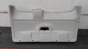 Gebruikte Bekleding Achterklep Chrysler Voyager Prijs op aanvraag aangeboden door N Kossen Autorecycling BV