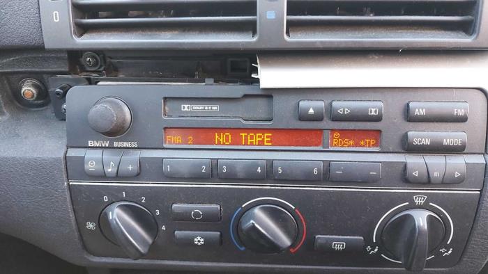 Gebruikte Display Interieur BMW 3 serie Touring (E46/3) 318i Prijs op aanvraag aangeboden door N Kossen Autorecycling BV