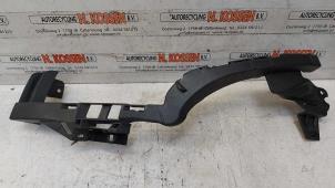 Gebruikte Koplampframe links Opel Zafira Tourer (P12) 1.6 SIDI Eco Turbo 16V Prijs op aanvraag aangeboden door N Kossen Autorecycling BV