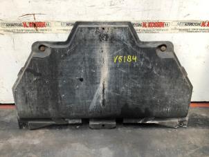 Gebruikte Beschermplaat bodem Audi A4 Avant (B7) 2.0 20V Prijs op aanvraag aangeboden door N Kossen Autorecycling BV