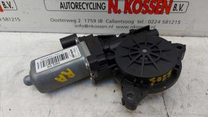 Gebruikte Motor electrisch raam Alfa Romeo 159 Sportwagon (939BX) 2.2 JTS 16V Prijs op aanvraag aangeboden door N Kossen Autorecycling BV