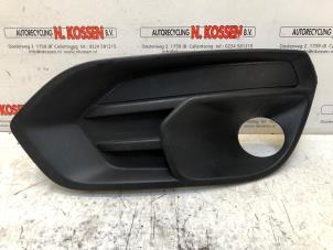 Gebruikte Afdekplaat mistlamp links Iveco New Daily VI 33S16, 35C16, 35S16 Prijs op aanvraag aangeboden door N Kossen Autorecycling BV