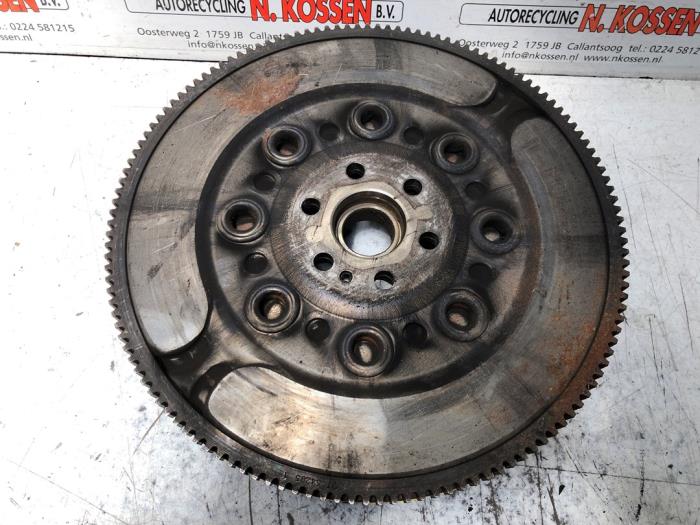Gebruikte Vliegwiel dubbele massa Alfa Romeo 159 Sportwagon (939BX) 2.2 JTS 16V Prijs op aanvraag aangeboden door N Kossen Autorecycling BV