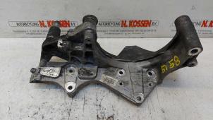 Gebruikte Dynamosteun onder Iveco New Daily VI 33S16, 35C16, 35S16 Prijs op aanvraag aangeboden door N Kossen Autorecycling BV