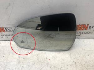 Gebruikte Spiegelglas links Mercedes C (W206) C-300 e 2.0 Turbo Prijs op aanvraag aangeboden door N Kossen Autorecycling BV