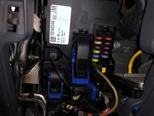 Gebruikte Zekeringkast Opel Corsa D 1.2 16V Prijs op aanvraag aangeboden door N Kossen Autorecycling BV
