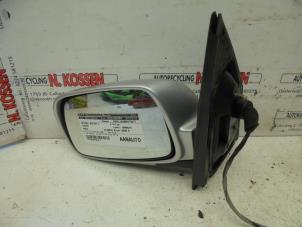 Gebruikte Spiegel Buiten links Toyota Yaris (P1) 1.3 16V VVT-i Prijs op aanvraag aangeboden door N Kossen Autorecycling BV