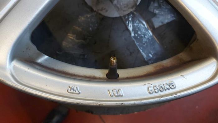 Velg van een Volvo XC90 I 2.9 T6 24V 2003