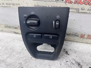 Gebruikte Schakelaar Licht Volvo XC90 I 2.9 T6 24V Prijs op aanvraag aangeboden door N Kossen Autorecycling BV