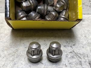 Gebruikte Wielbouten set Ford Transit Custom 2.0 TDCi 16V Eco Blue 130 Prijs op aanvraag aangeboden door N Kossen Autorecycling BV