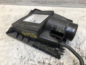 Gebruikte Luchtfilterhuis Ford Transit Courier 1.5 TDCi 75 Prijs op aanvraag aangeboden door N Kossen Autorecycling BV