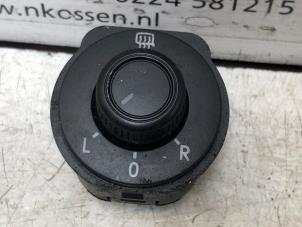 Gebruikte Schakelaar Spiegel Volkswagen Polo V (6R) 1.0 TSI 12V BlueMotion Prijs op aanvraag aangeboden door N Kossen Autorecycling BV