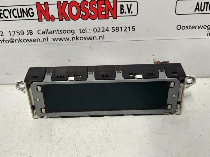 Gebruikte Display Interieur Peugeot 407 (6D) 2.0 HDiF 16V Prijs op aanvraag aangeboden door N Kossen Autorecycling BV